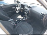 Kia Soul KNDJN2A29F7777164 fotografie
