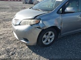 Toyota Sienna Le V6 5TDKK3DC2BS148773 снимка