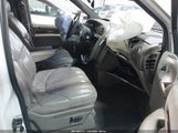 Chrysler Town & Country Limited 1C4GP64L5YB674792 снимка