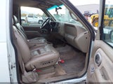 Chevrolet Suburban 1GNFK16R3WJ302005 снимка
