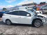 Toyota Prius Two JTDKBRFU3J3082856 снимка