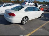 Volkswagen Passat 1.8T Limited Edition 1VWAS7A38FC112985 photo
