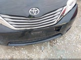 Toyota Sienna Xle V6 5TDYK3DC8BS050826 снимка