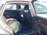 Volkswagen Passat 2.0L Tdi Sel Premium 1VWCN7A34EC120581 photo