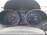 Hyundai Veloster Base W/Gray KMHTC6AD3DU124007 снимка