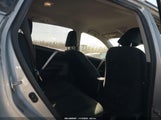 Toyota Rav4 Le JTMBFREV4JJ199646 снимка