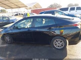Toyota Prius Two JTDKBRFU7H3035565 снимка