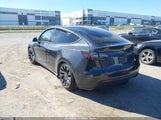 Tesla Model Y Performance Dual Motor All-Wheel Drive 7SAYGDEF7RF023778 fotografie
