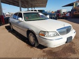 Lincoln Town Car Signature Limited 1LNHM82WX6Y634526 photo