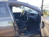 Toyota Rav4 Le JTMZFREV7JJ731809 снимка