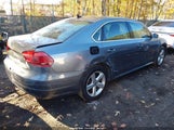 Volkswagen Passat 1.8T Limited Edition 1VWAT7A39FC111714 fotografie