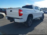 Toyota Tundra  5.7L V8 5TFAY5F19GX501917 fotografie