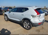 Volvo Xc40 T4 Momentum YV4AC2HK8M2536571 fotografie