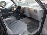 Chevrolet Blazer Ls 1GNCS13W7V2153104 fotografie
