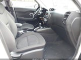 Kia Soul KNDJN2A22F7208401 снимка