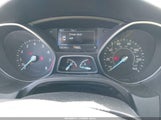 Ford Focus Se 1FADP3F21FL261318 fotografie
