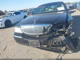 Lincoln Town Car Signature Limited 2LNBL8CV9BX751734 снимка