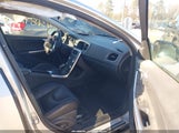 Volvo V60 Cross Country T5 YV4612HK7G1003441 fotografie