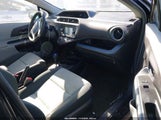 Toyota Prius C Three JTDKDTB31D1532251 снимка