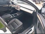 Tesla Model Y Long Range Dual Motor Rear-Wheel Drive 7SAYGDED7SF229073 fotografie