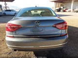Volkswagen Passat 1.8T S 1VWAT7A37HC003210 снимка
