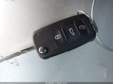 Volkswagen Passat 2.0T R-Line/2.0T S 1VWAA7A3XJC019963 photo