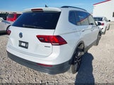 Volkswagen Tiguan 2.0T Se/2.0T Sel/2.0T Sel R-Line/2.0T Sel R-Line Black 3VV2B7AX4KM066799 fotografie