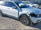 Volkswagen Tiguan 2.0T Se/2.0T Sel/2.0T Sel R-Line/2.0T Sel R-Line Black 3VV2B7AX4KM066799 fotografie