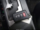 Toyota Rav4 Hybrid Xle JTMRJREV9GD010588 photo