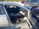 Toyota Camry Le 4T1B11HK9JU022313 photo