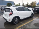 Toyota Prius C Two JTDKDTB39J1599448 снимка