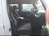 Jeep Wrangler Unlimited Sahara 4X4 1C4HJWEG2HL727594 fotografie