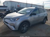 Toyota Rav4 Le JTMZFREV3JD129469 снимка