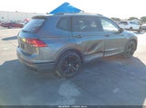 Volkswagen Tiguan 2.0T Se R-Line Black 3VV8B7AXXPM135092 photo