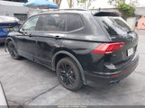 Volkswagen Tiguan 2.0T Se R-Line Black 3VVCB7AX6NM127675 снимка