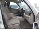 Jeep Liberty Sport 1J8GN28K48W253177 photo