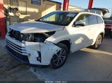 Toyota Highlander Xle 5TDJZRFH9JS906934 снимка