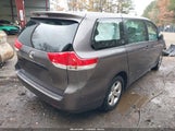 Toyota Sienna Base 7 Passenger 5TDKA3DCXCS014680 снимка