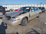 Lincoln Town Car Signature Limited 2LNBL8CV4AX618748 fotografie