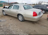 Lincoln Town Car Signature Limited 2LNBL8CV6AX631548 снимка
