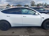 Tesla Model Y Long Range Dual Motor All-Wheel Drive 7SAYGAEE4NF574637 fotografie