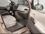 Toyota Sienna Le V6 5TDKK3DC0BS134435 снимка