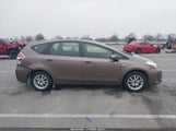 Toyota Prius V Three JTDZN3EU4HJ068863 снимка