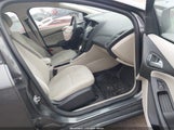 Ford Focus Se 1FADP3K22JL327101 снимка