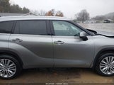 Toyota Highlander Hybrid Platinum 5TDEBRCH2SS667092 fotografie
