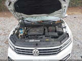 Volkswagen Passat 1.8T Se 1VWBS7A39GC020838 photo