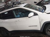 Jeep Compass Latitude 4X4 3C4NJDBB0JT366182 снимка