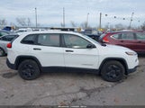 Jeep Cherokee Sport 1C4PJMAB7EW141672 снимка
