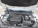 Volkswagen Passat 1.8T R-Line 1VWDT7A39HC021592 fotografie