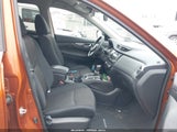 Nissan Rogue Sv 5N1AT2MV7JC826966 fotografie